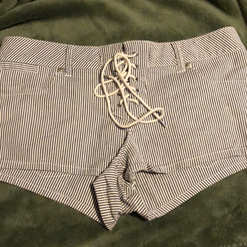 Striped short shorts